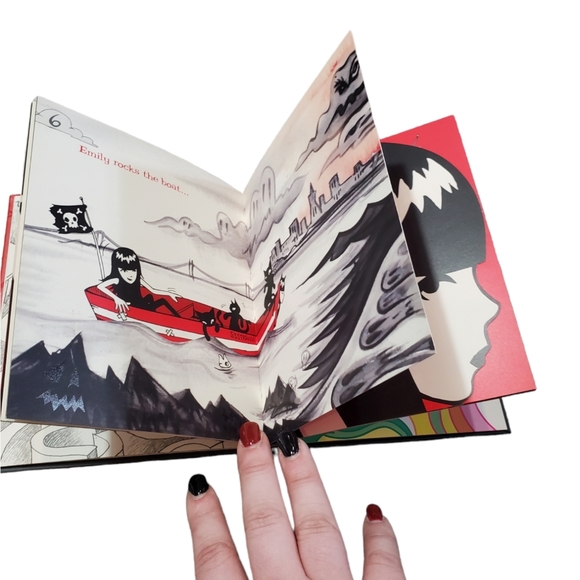 Emily The Strange Emily's Good Nightmares Book - Picture 11 of 15